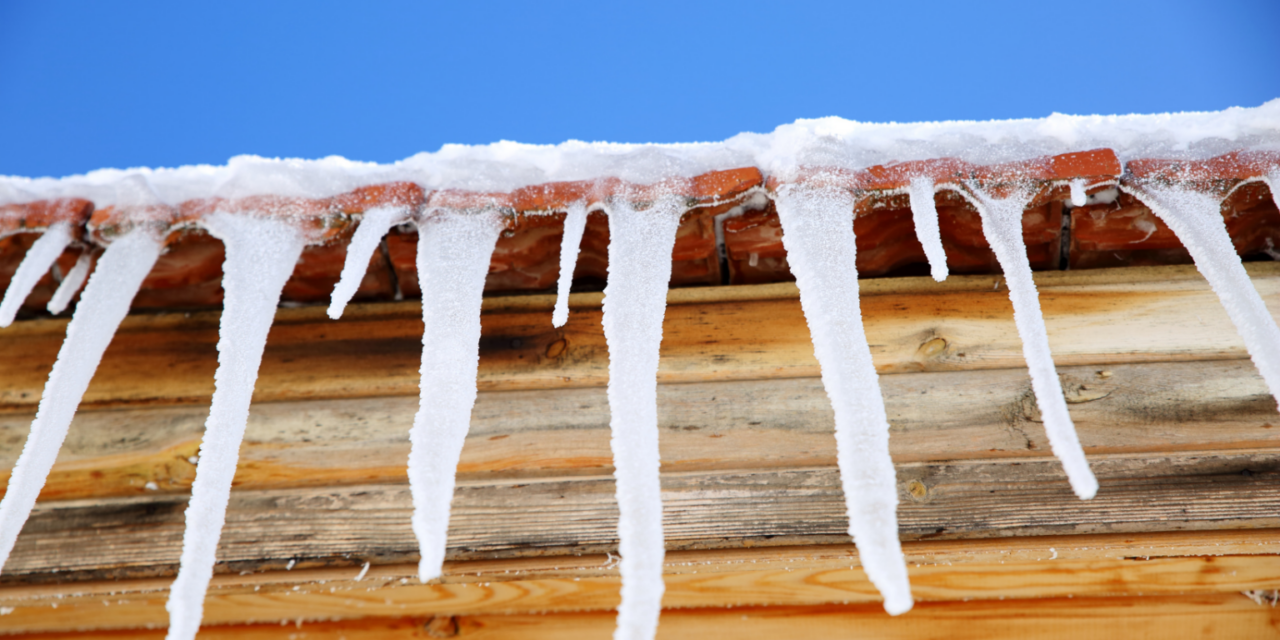 3 Ways to De-Ice Your Roof